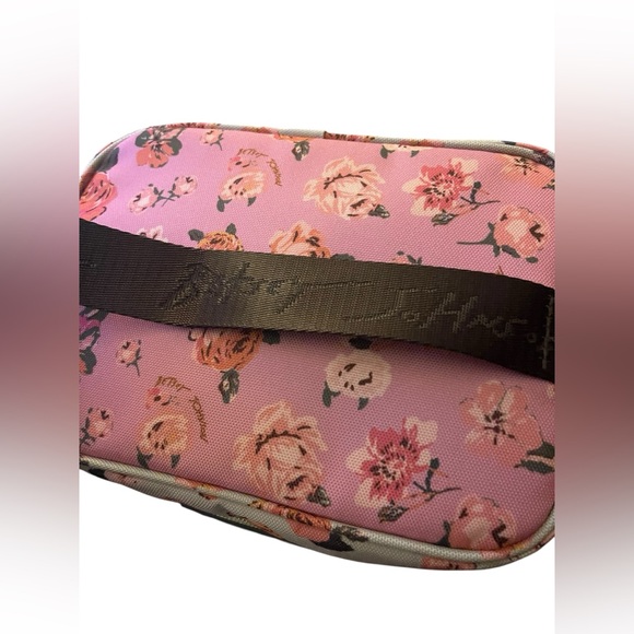 BETSEY JOHNSON Insulated Lunch Box Tote Cooler Bag Multicolor Floral, NWT - Picture 10 of 11